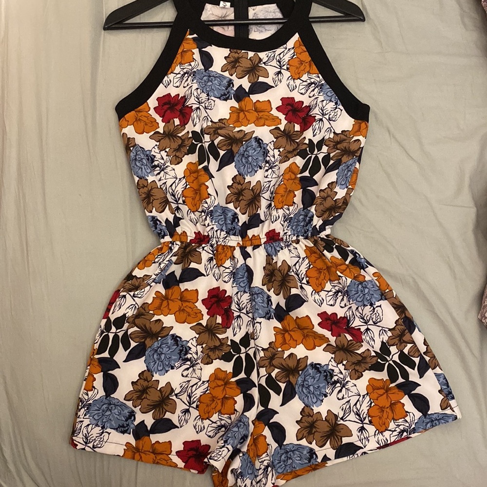 Shorts Romper size M/L